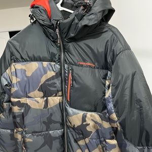 Hawke&CO Coat, Men's size small, color camo